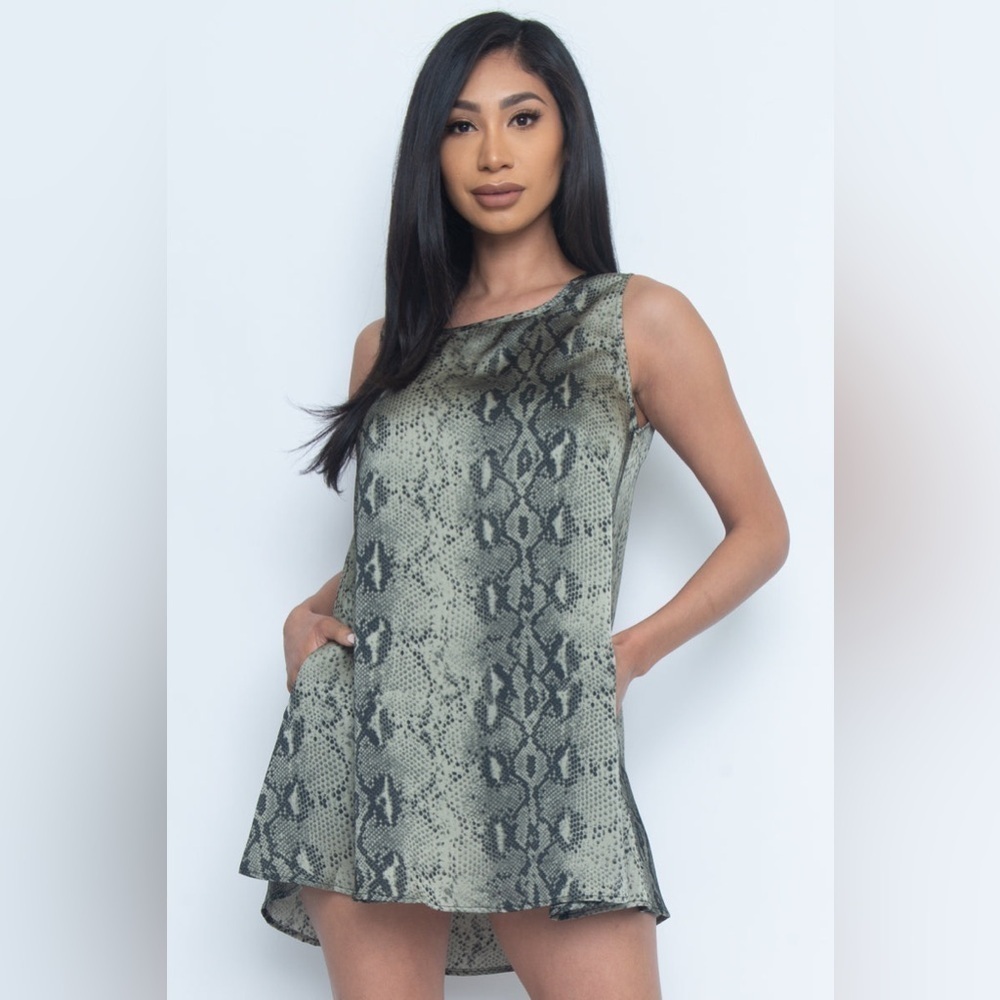 Cute sleeveless mini dress